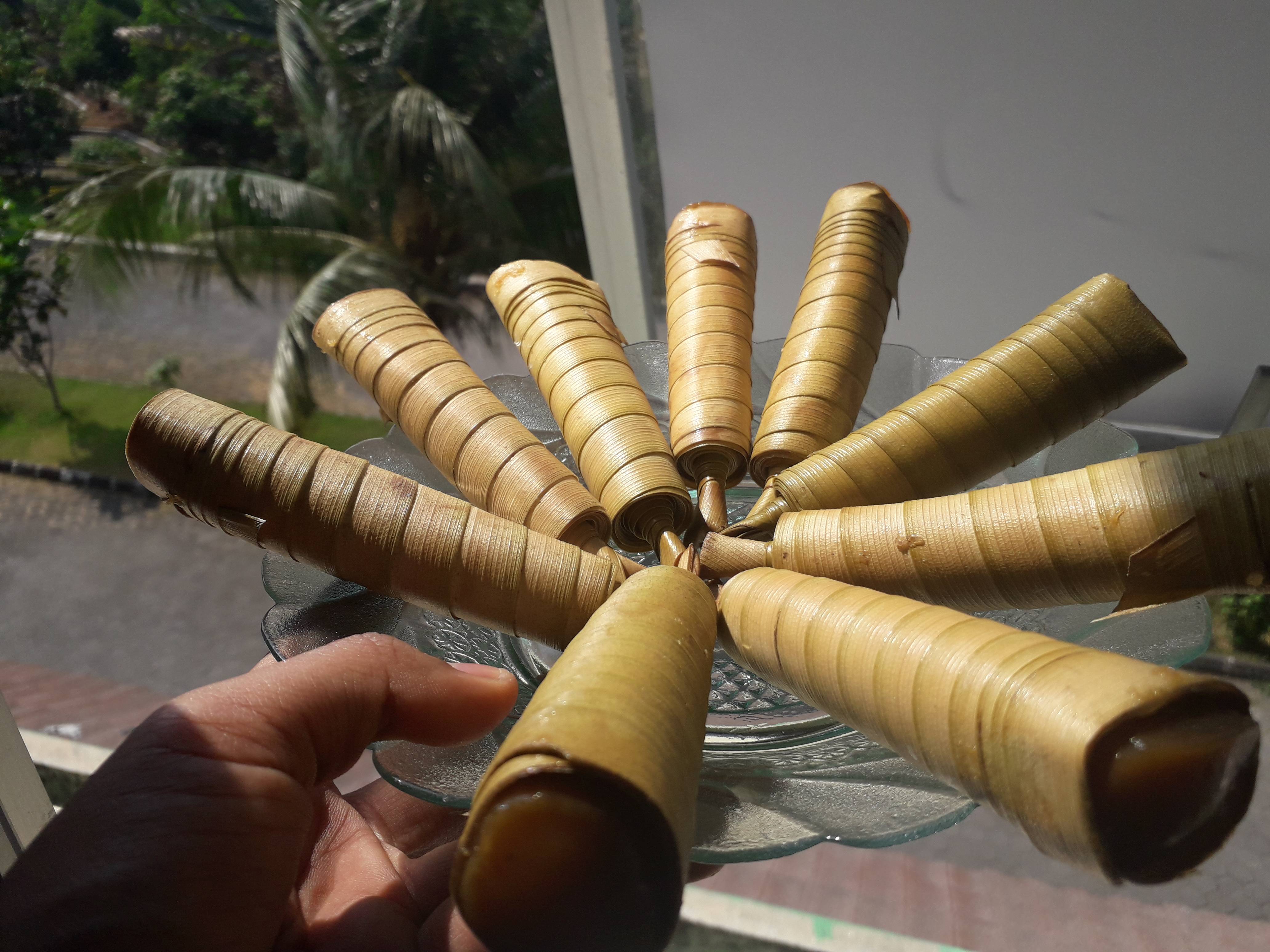 Bungkus Celorot yang Unik (c) Sri Yana Sari/Travelingyuk