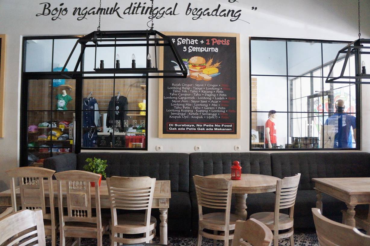 Cafe CakCuk Surabaya