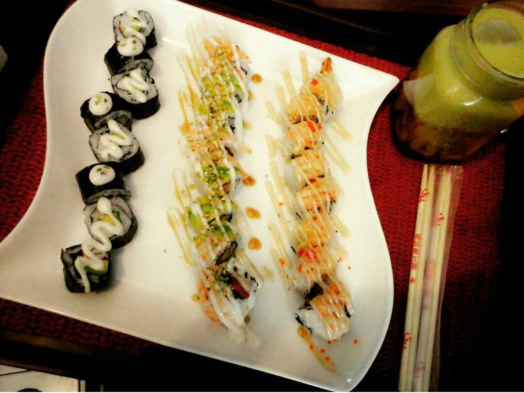 Hidangan Sushi dengan Plating Cantik via Instagram @indraama10