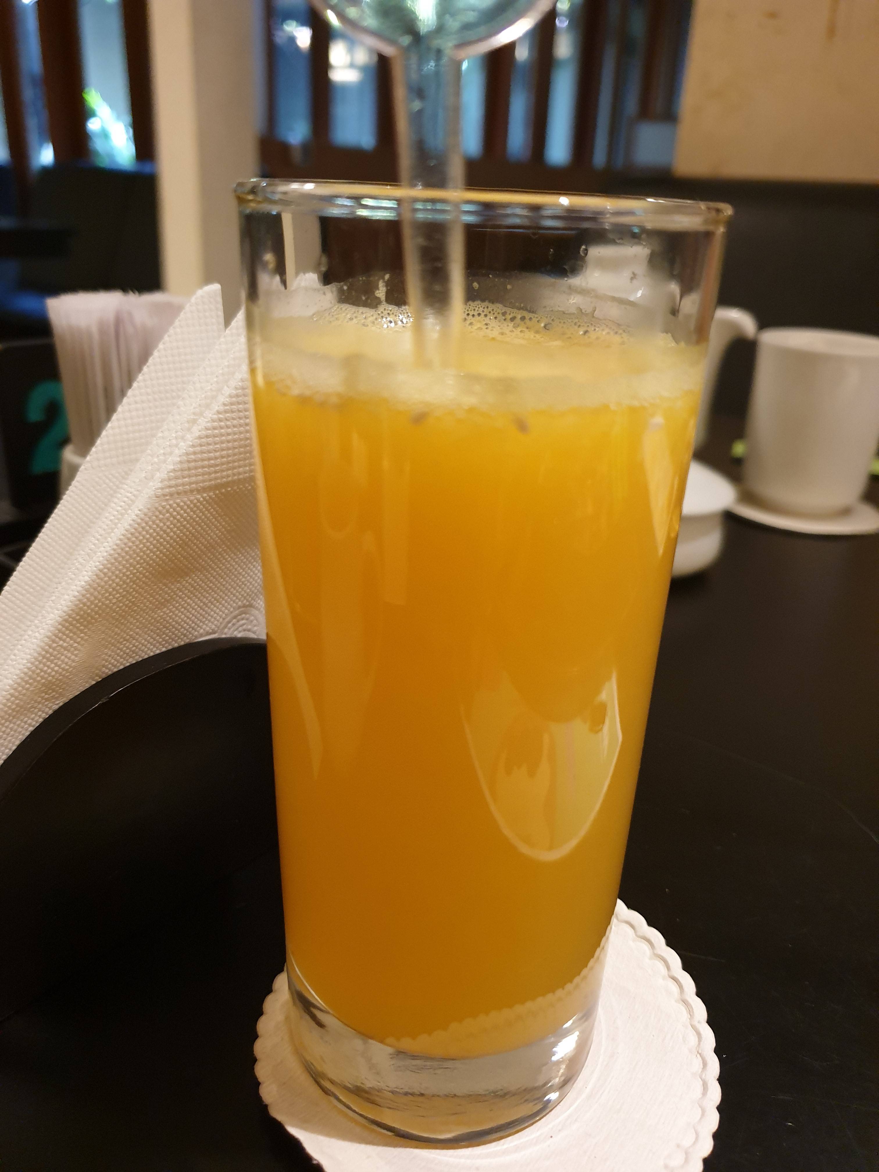 Orange Juice ala Midori © Ruth Devi/Travelingyuk