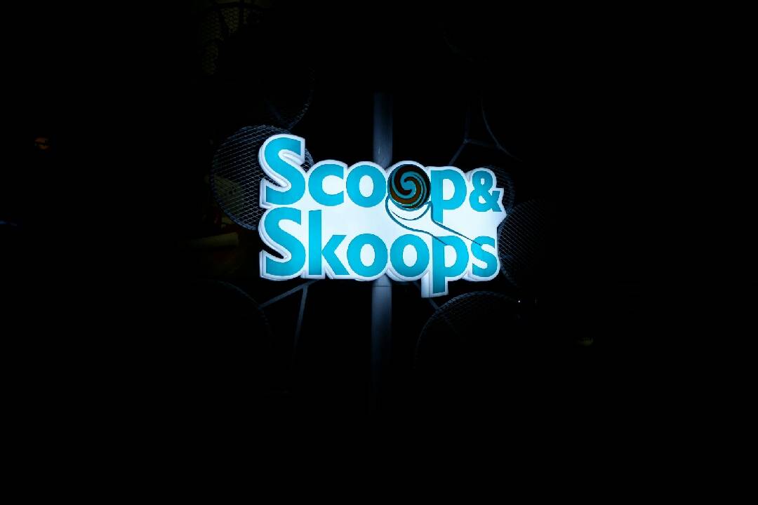 scoop & skoops