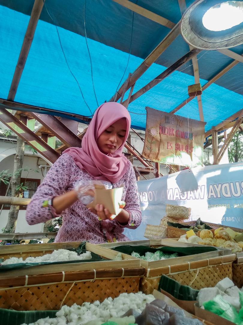 Penjual Makanan Tradisional di Pasar Kangen  (c) Gallant Tsani/Travelingyuk