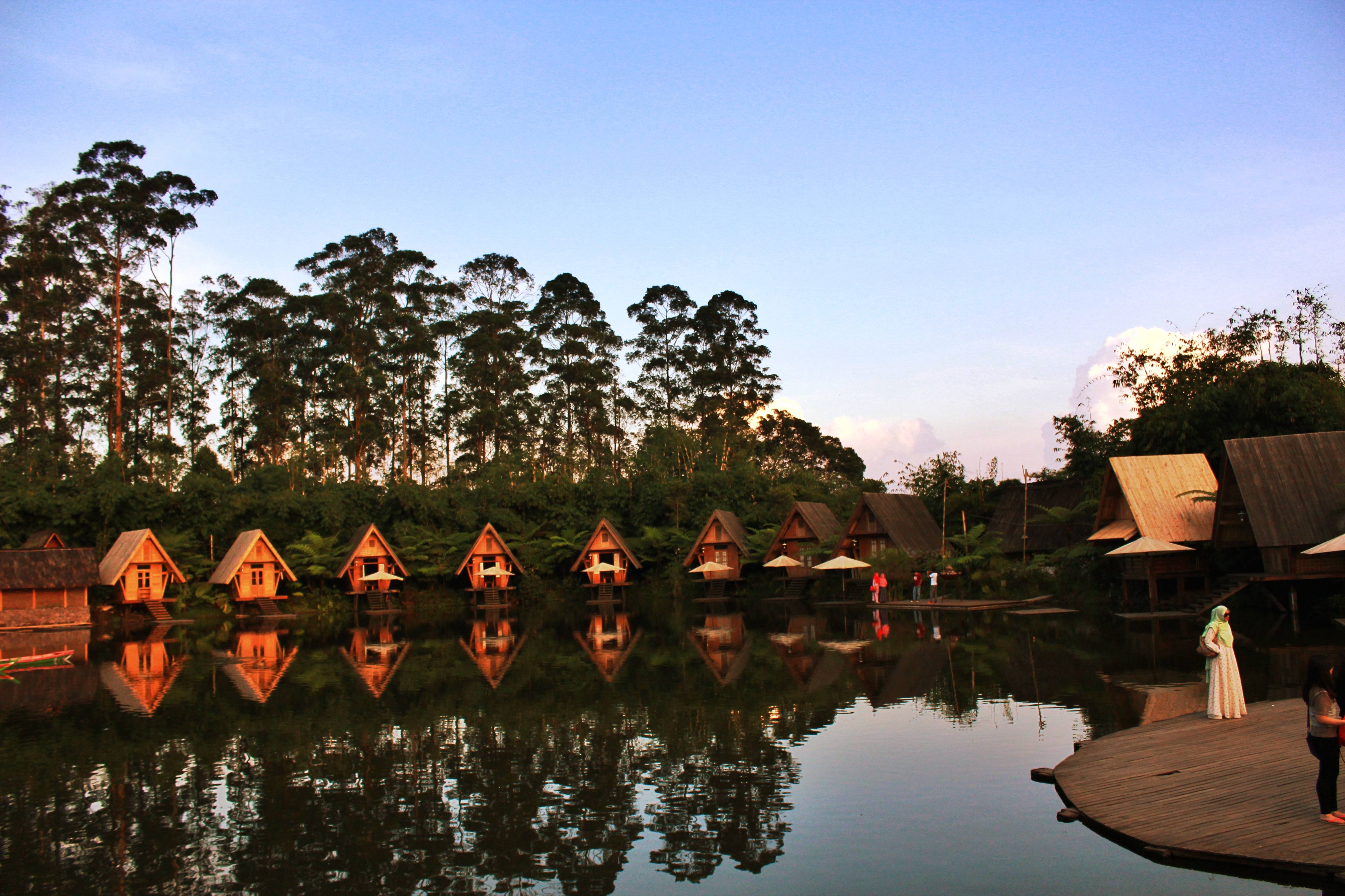 Dusun Bambu Lembang, Wisata Gaya Sunda yang Cantik Menawan