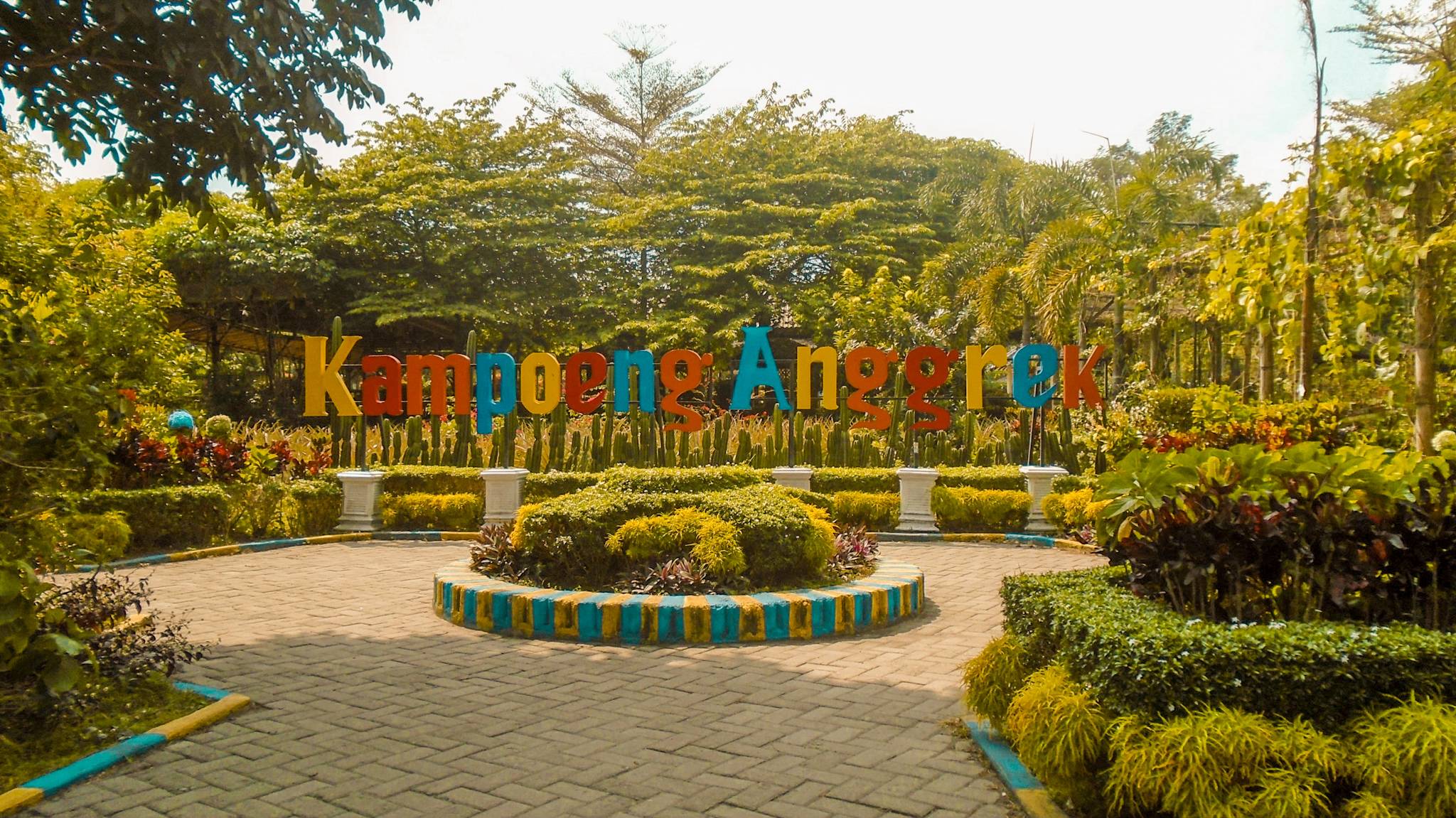Tempat Wisata Taman Anggrek