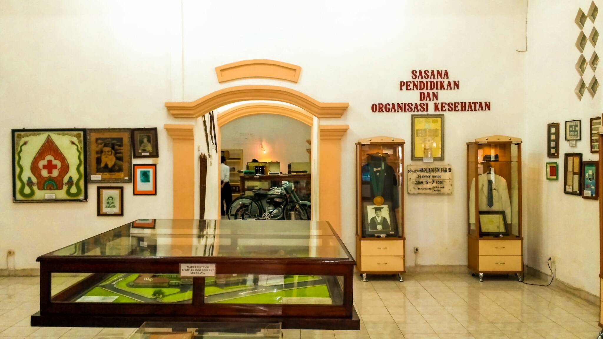 Museum Kesehatan Dr. Adhyatma MPH di Surabaya