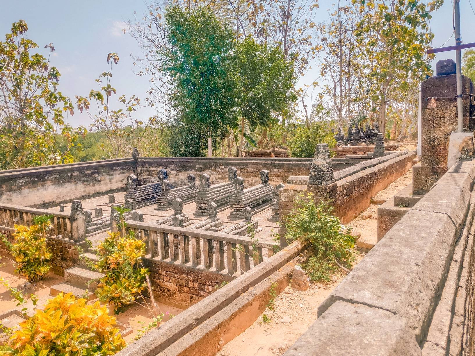 Makam keluarga kerajaan Madura (c) Willy/Travelingyuk