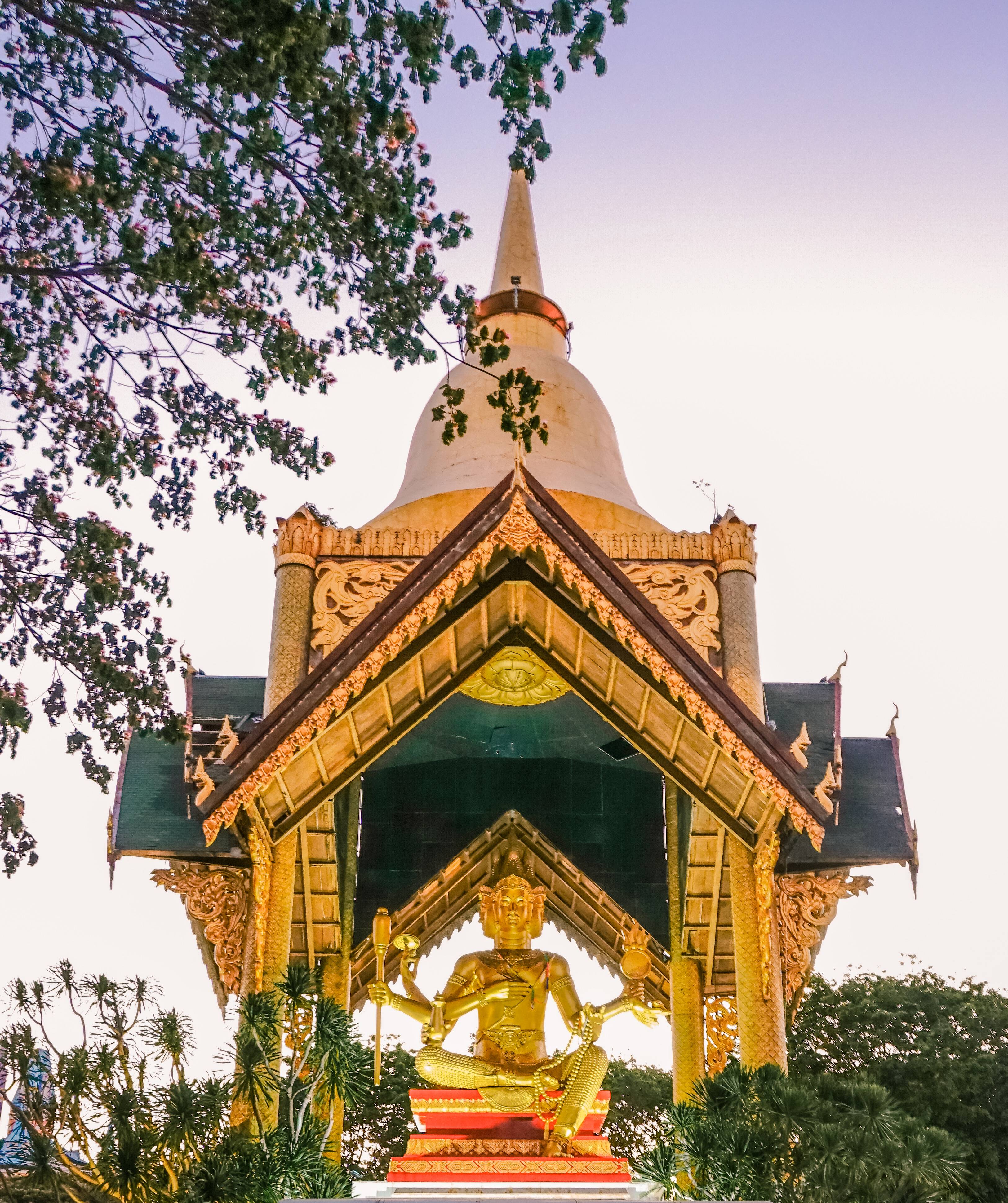 Patung Budha 4 Wajah (c) willy/travelingyuk