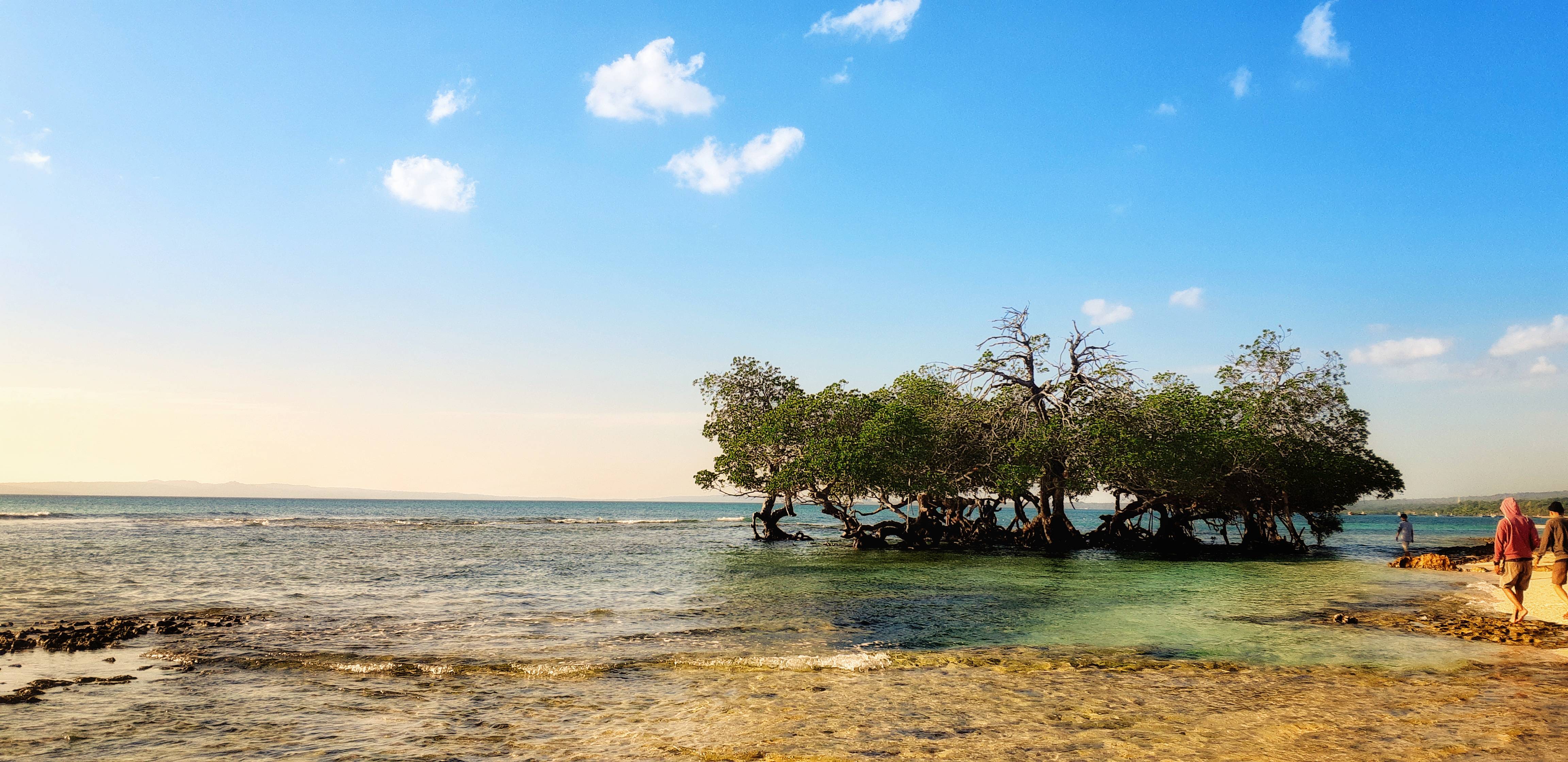 Pantai Tablolong, Wisata Bahari di Kupang dengan Berbagai