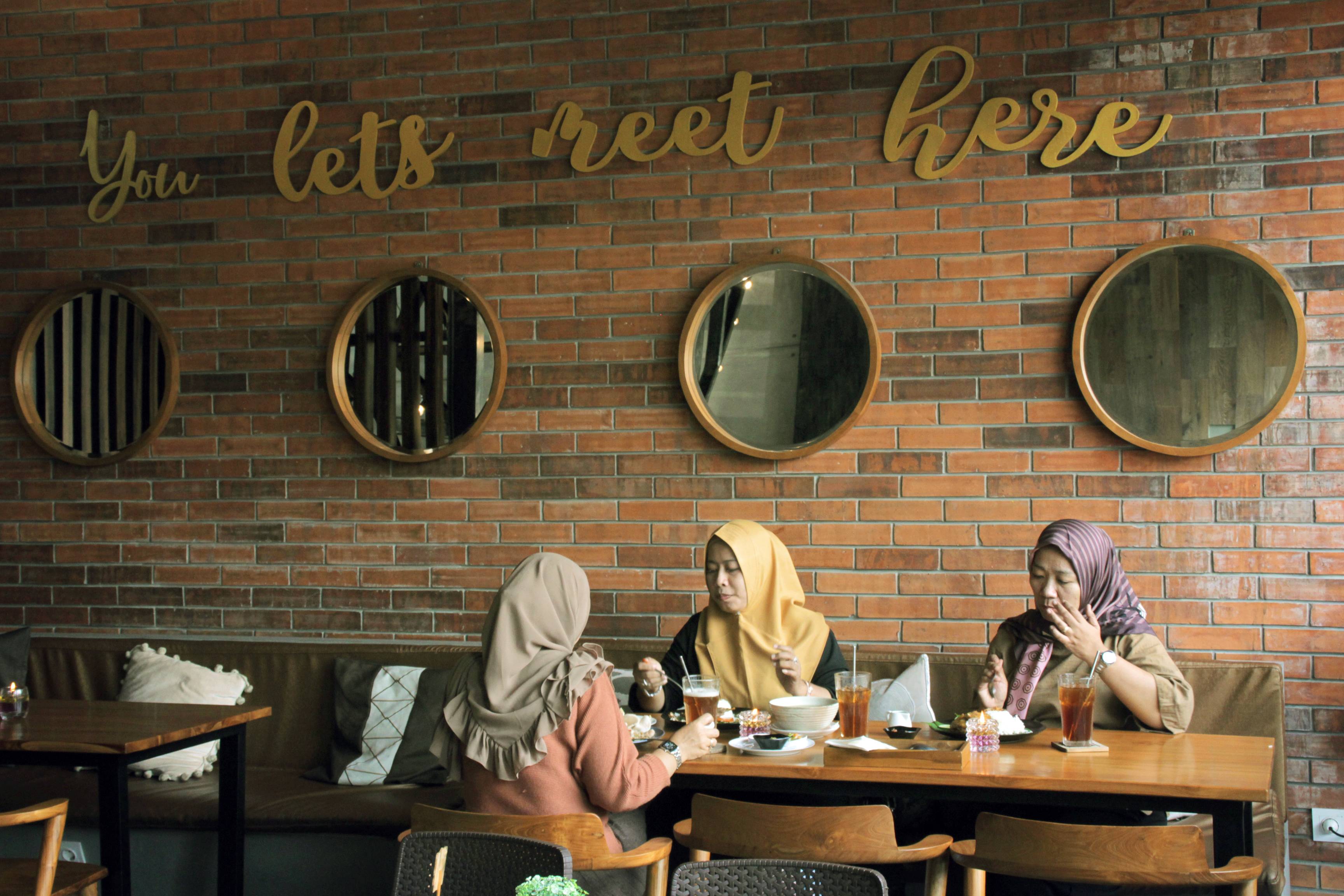 you coffee and resto