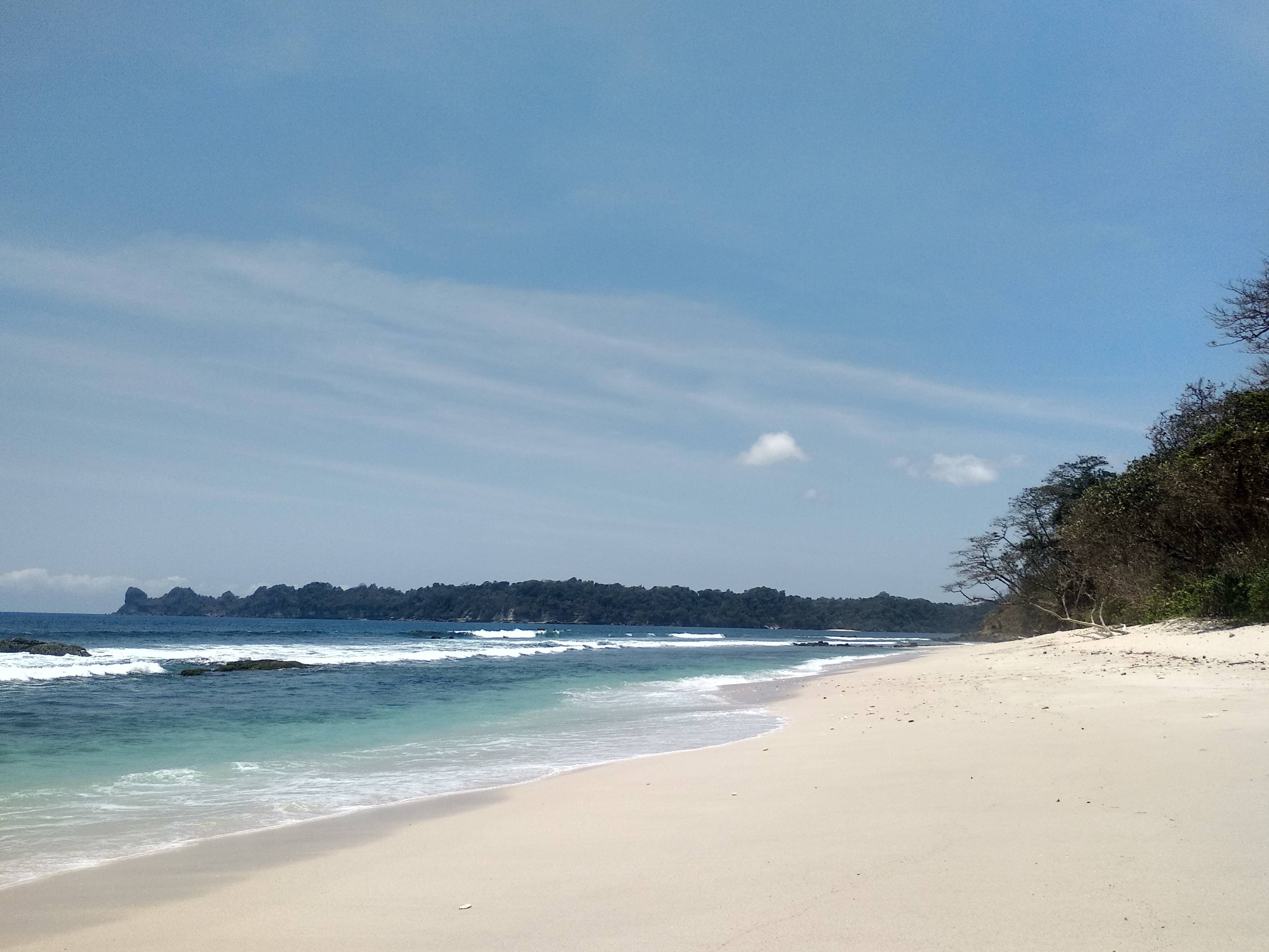 Pantai Sendiki Malang