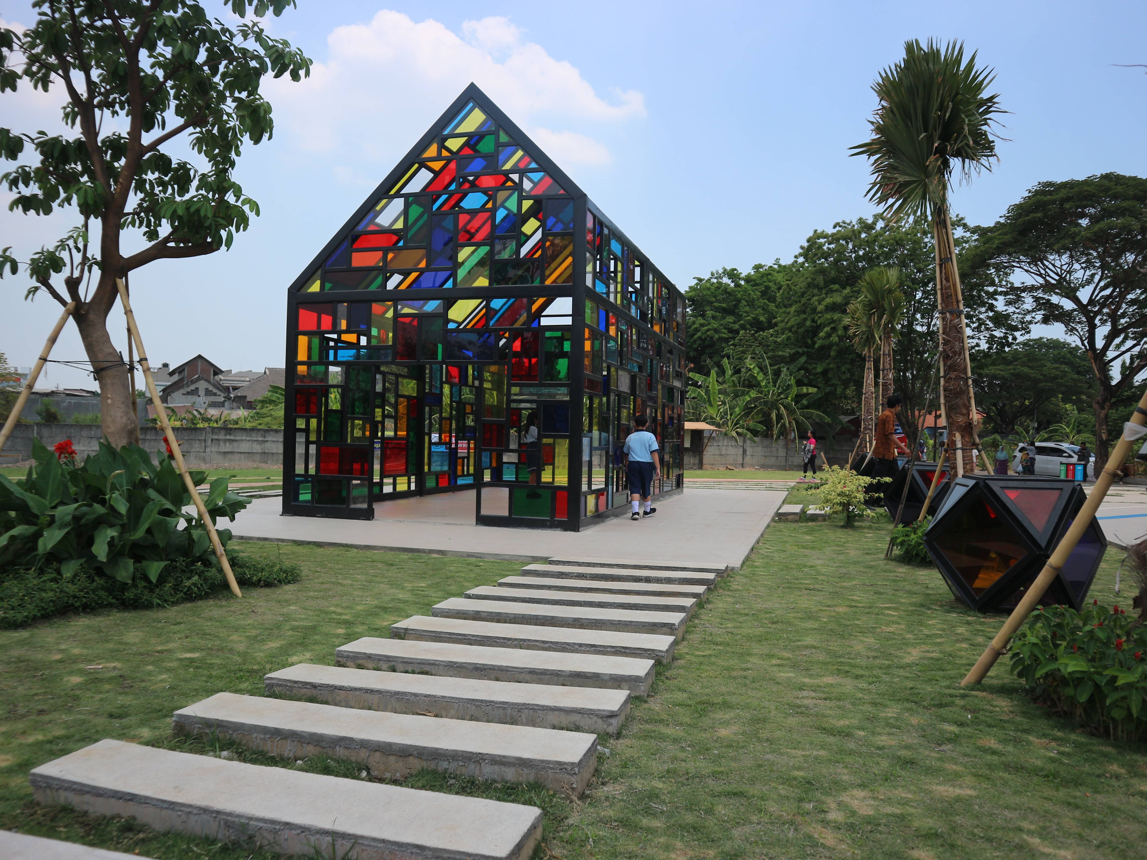 Galeri Taman mozaik Instagramble Surabaya